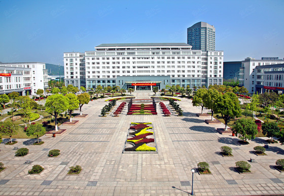 ★【浙江中医药大学会议室-礼堂(容纳600人)】,会议酒店预定【会小二】省钱30%