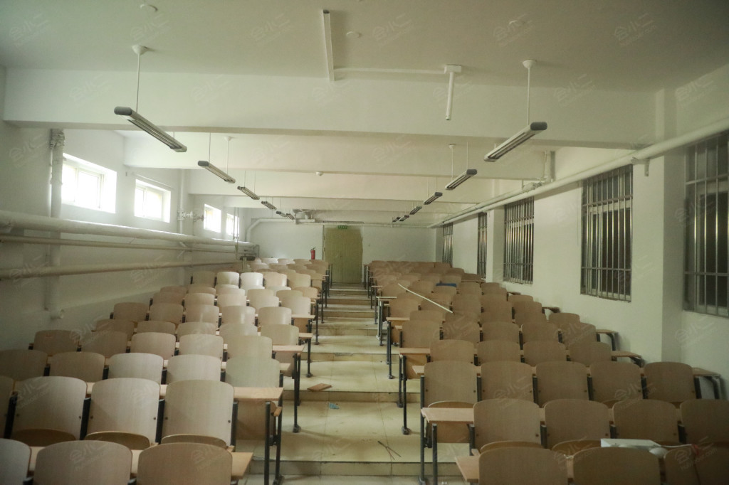 160人阶梯教室
