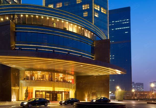 推荐理由:北京海航大厦万豪酒店是一家位于朝阳中央商务区中心地带的