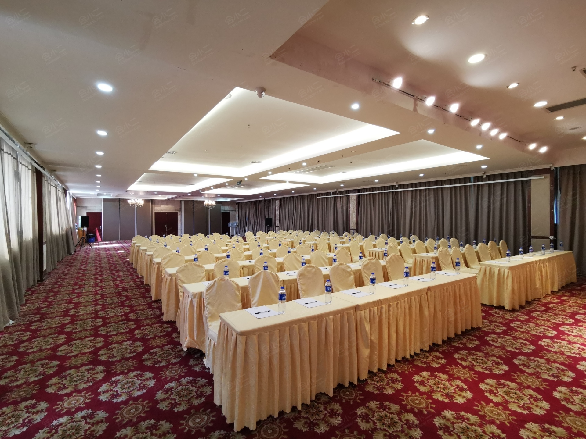 成都福兴酒店多功能会议厅详情