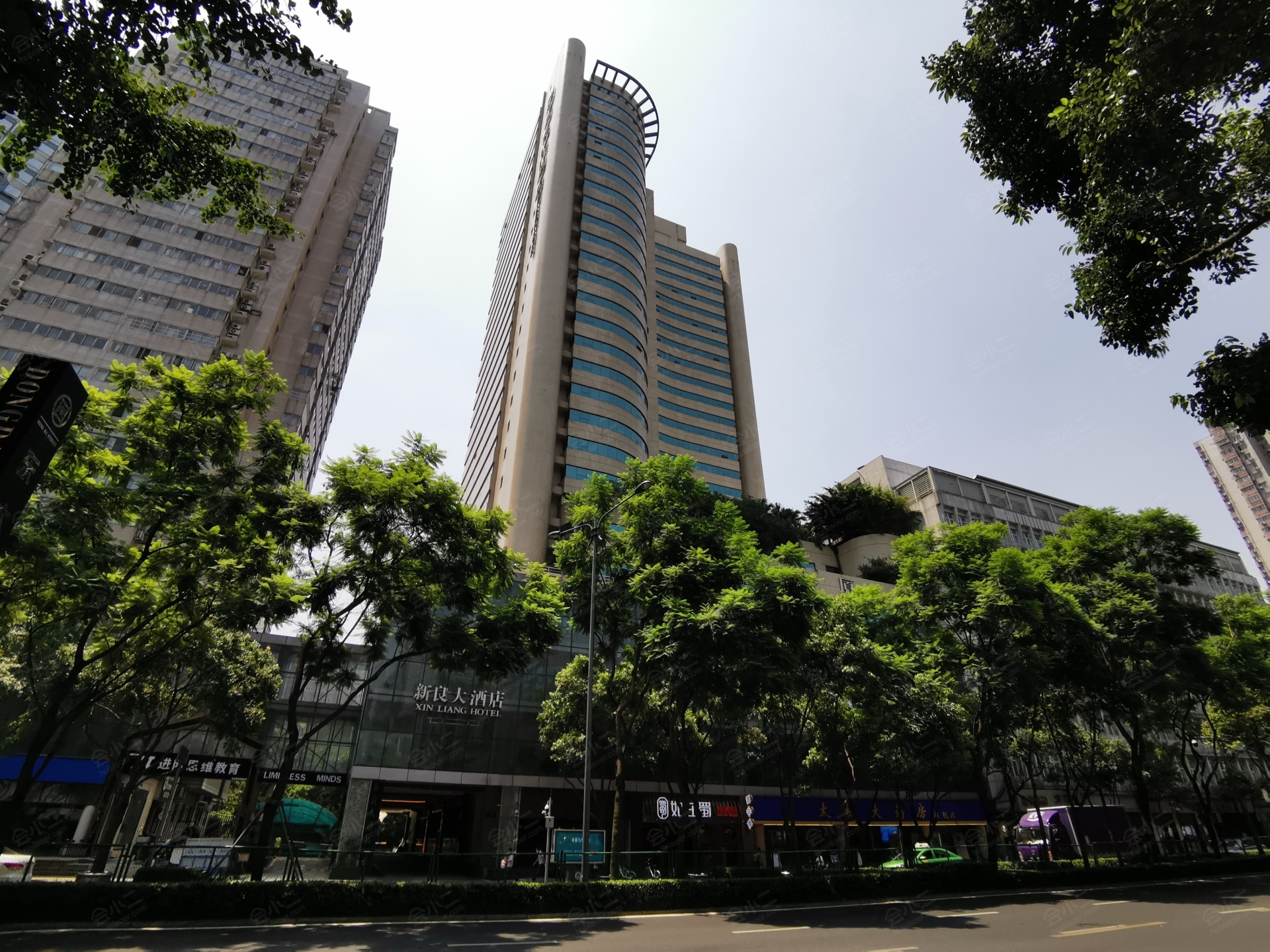成都新良大酒店