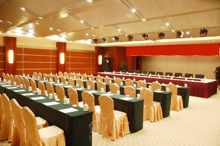 广州港润明悦酒店是一家集住宿,商务,旅行,休闲,娱乐,餐饮,会议功能为