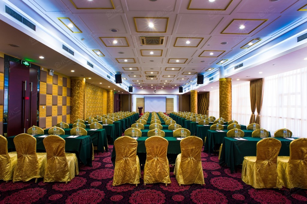 青岛山孚大酒店