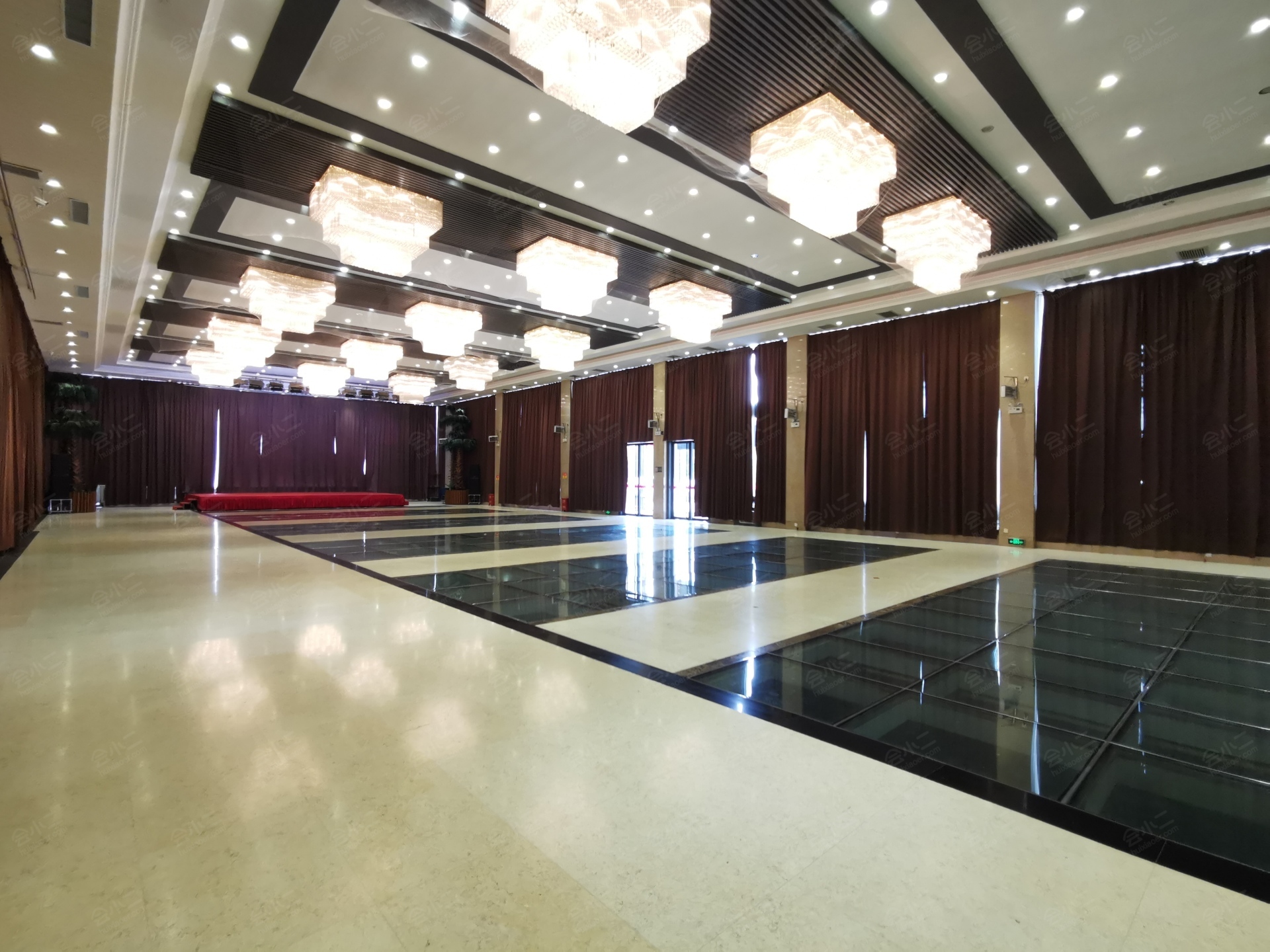 西安大秦温泉酒店水上厅详情