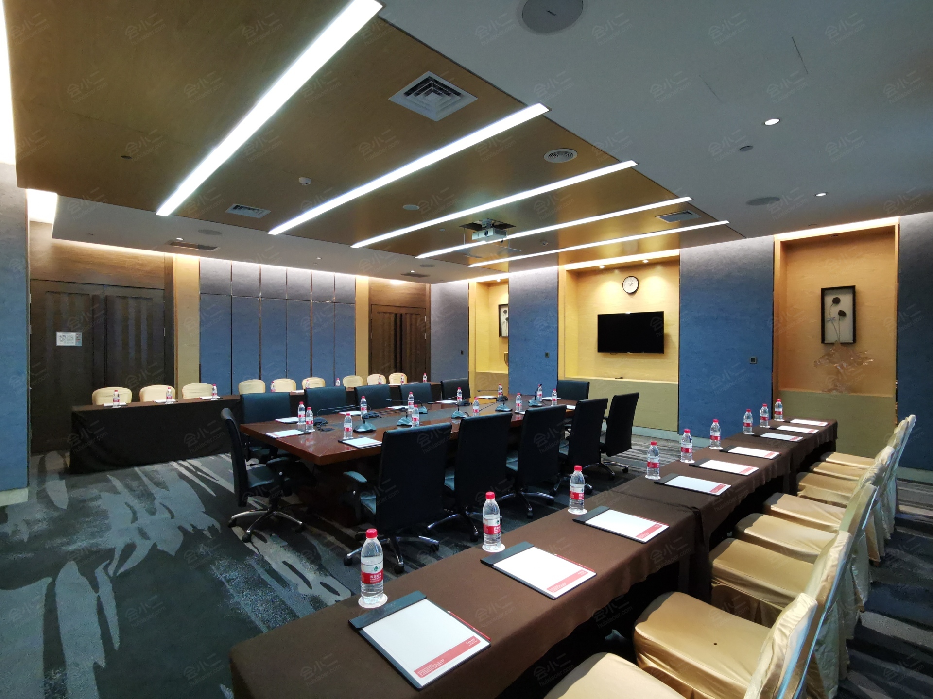 西安皇苑华美达广场酒店3号会议室详情
