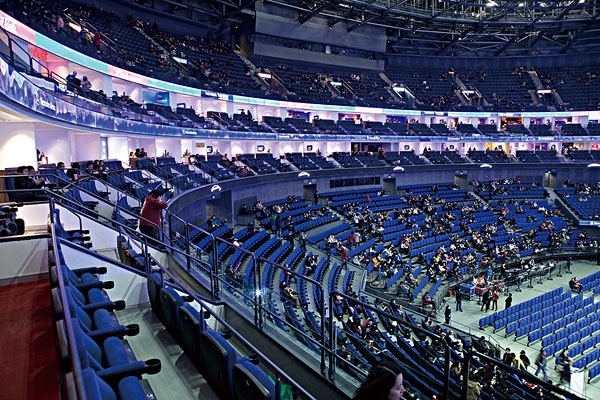 梅赛德斯奔驰中心