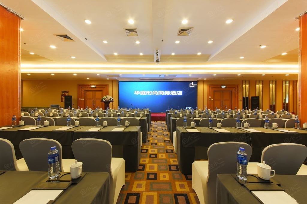 会议场地>石家庄会议场地>石家庄华庭时尚商务酒店>场地列表>四季厅>