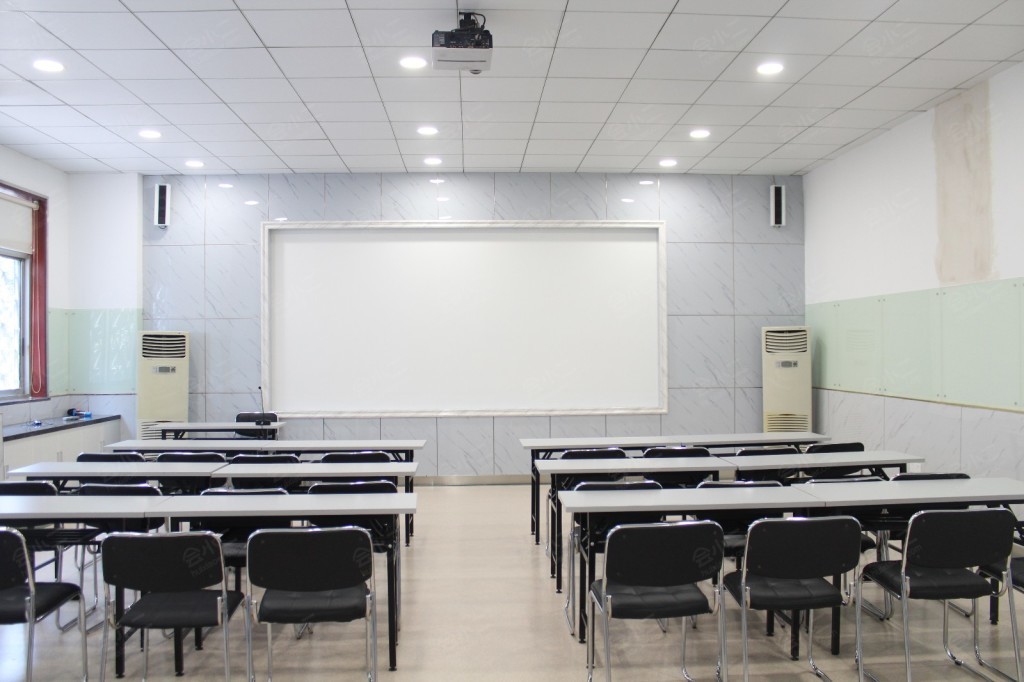 湖北电信培训中心培七教室详情