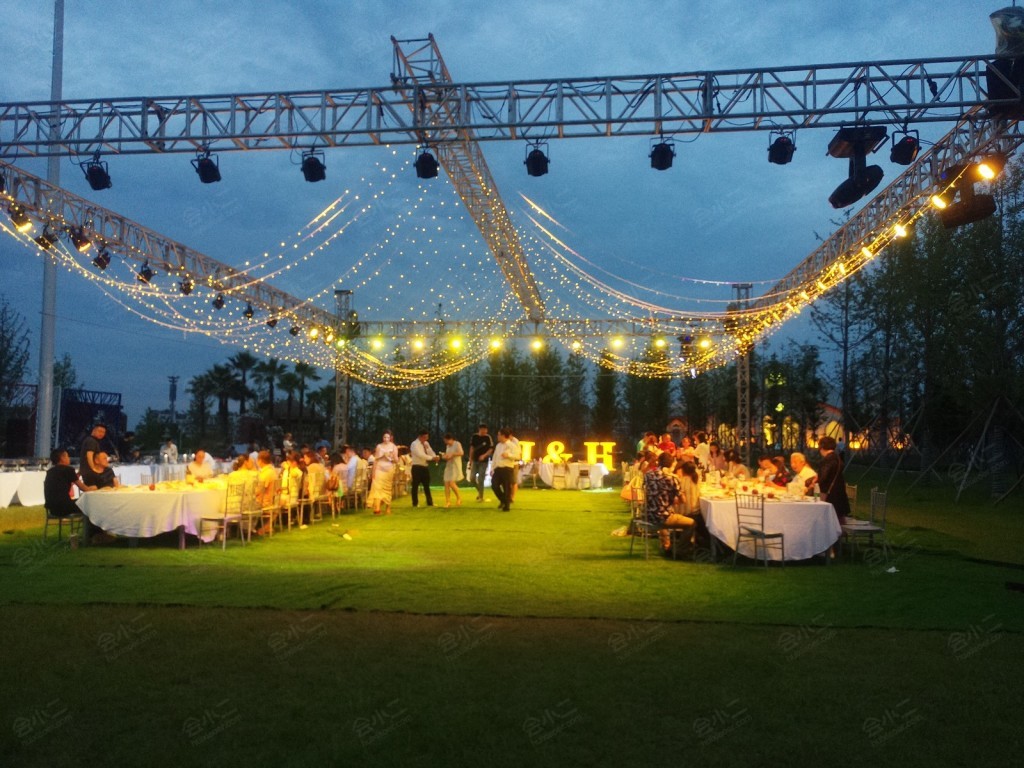 园博武汉庆典中心户外中央草坪详情