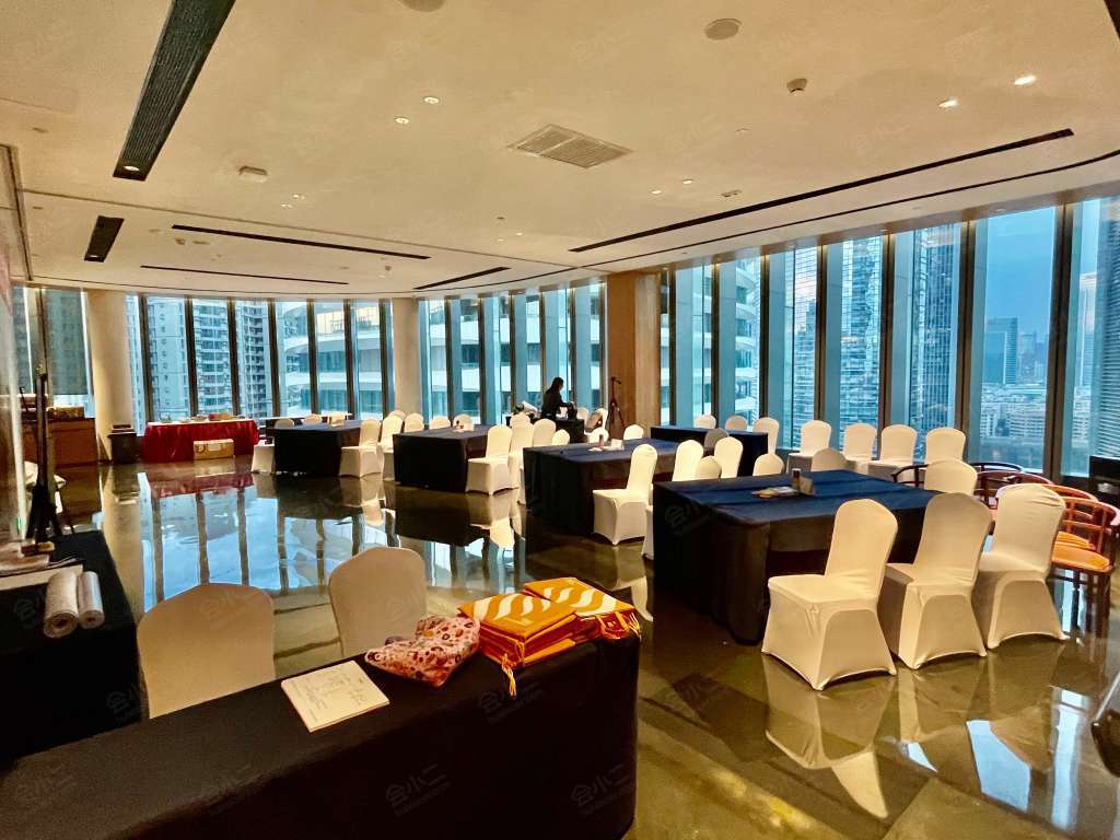 广州珠江新城华轩里酒店