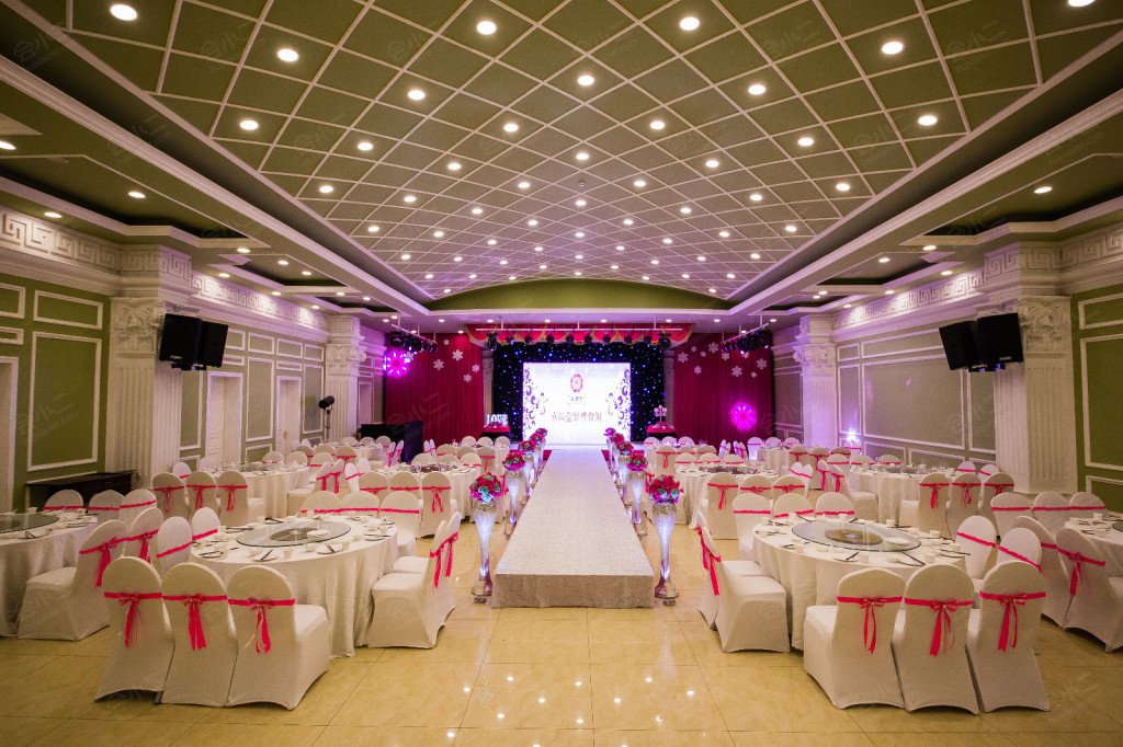 喜满堂婚礼会馆水上公园店