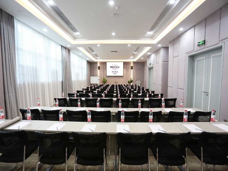 武汉阳逻开发区美居酒店