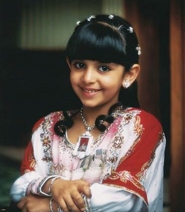 看那眼睛,看那睫毛,看那轮廓,瞬间秒杀!玛丽亚姆公主,91年生.